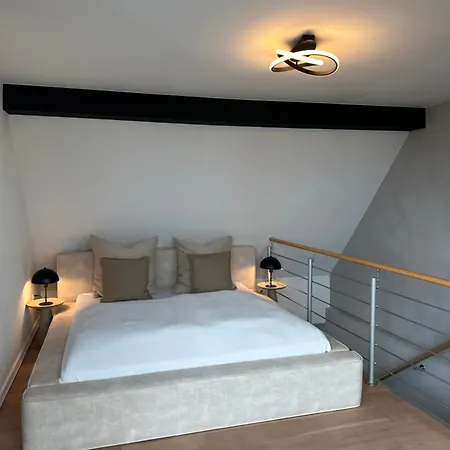 Stylische Maisonette Mit Dachterrasse Brémy