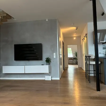 Stylische Maisonette Mit Dachterrasse *